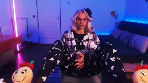 Snapshot of preggyhotmommy chatting on December 12, 2024, 9:04 pm Victoria online show from December 12, 2024, 9:04 pm