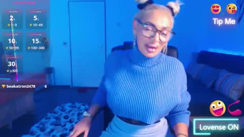 Snapshot of preggyhotmommy chatting on December 1, 2025, 9:09 pm Victoria online show from December 1, 2025, 9:09 pm