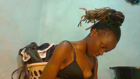 Snapshot of prekky chatting on February 1, 2026, 7:01 pm lynn online show from February 1, 2026, 7:01 pm