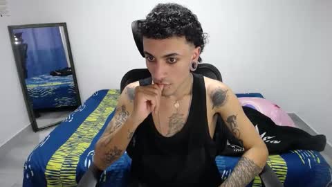 Plux online show from November 21, 2025, 9:02 pm