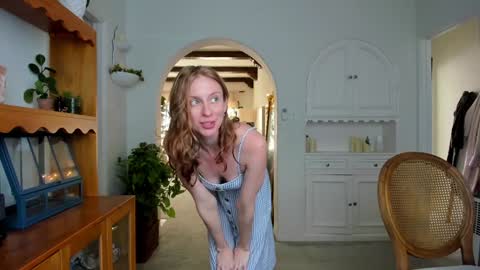 Snapshot of pretendlunch chatting on February 2, 2026, 9:57 pm Pretend online show from February 2, 2026, 9:57 pm