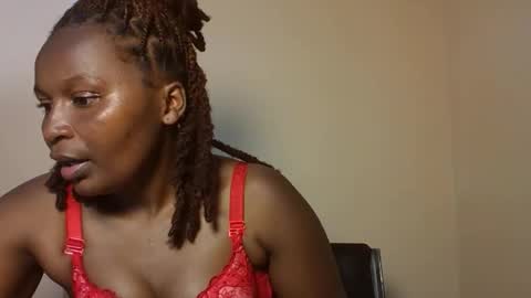 Snapshot of prettie_essy chatting on December 14, 2025, 4:45 pm Essy online show from December 14, 2025, 4:45 pm