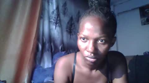 prettie_petitee online show from February 8, 2026, 3:10 am