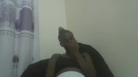 Snapshot of prettiest_doll chatting on December 18, 2025, 7:42 pm prettiest_doll online show from December 18, 2025, 7:42 pm