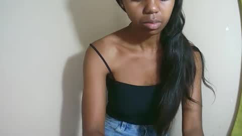 prettiethalia online show from October 18, 2025, 8:42 pm