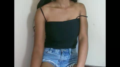 prettiethalia online show from October 23, 2025, 7:29 am