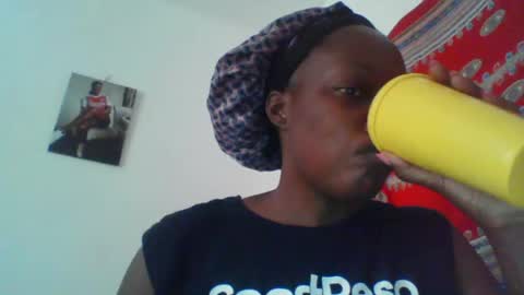 Snapshot of pretty_beib chatting on July 16, 2026, 6:41 am Karol online show from July 16, 2026, 6:41 am