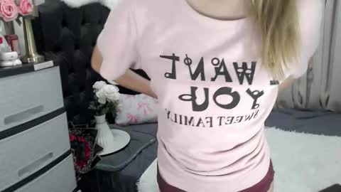 Snapshot of pretty_chikana chatting on February 27, 2026, 2:11 am Chikana online show from February 27, 2026, 2:11 am