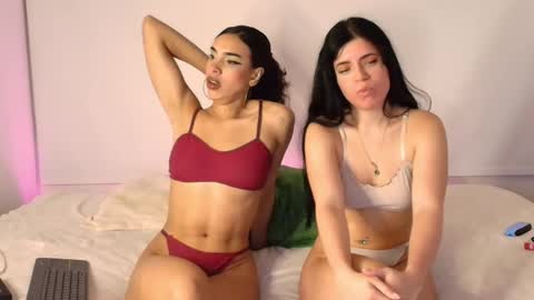 Snapshot of pretty_dirty_sis chatting on October 3, 2025, 5:15 am Dirty Sis online show from October 3, 2025, 5:15 am