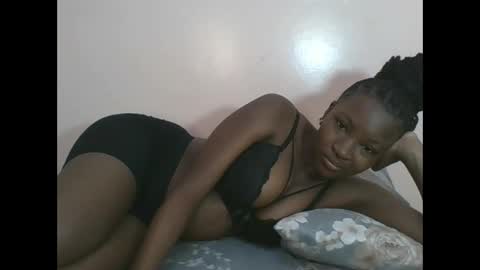 Snapshot of pretty_ebony2 chatting on February 24, 2026, 4:32 am Anne online show from February 24, 2026, 4:32 am