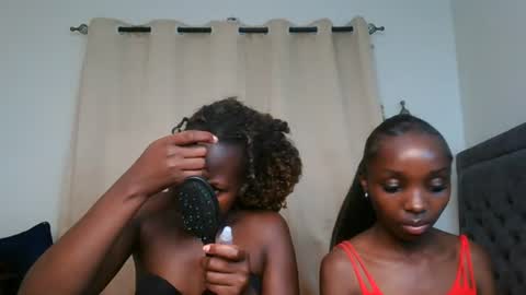 Snapshot of pretty_empress chatting on August 5, 2026, 7:17 pm pretty_empress online show from August 5, 2026, 7:17 pm
