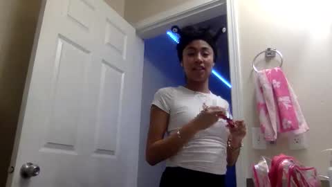 pretty_girl828687 online show from January 12, 2026, 5:40 pm