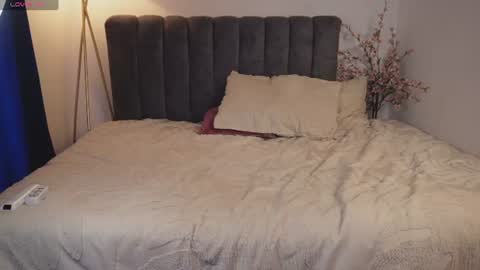 pretty_goddess online show from July 27, 2026, 8:16 pm