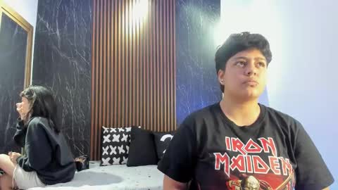 pretty_honey22 online show from May 17, 2026, 5:31 pm