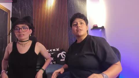 pretty_honey22 online show from May 21, 2026, 8:16 pm