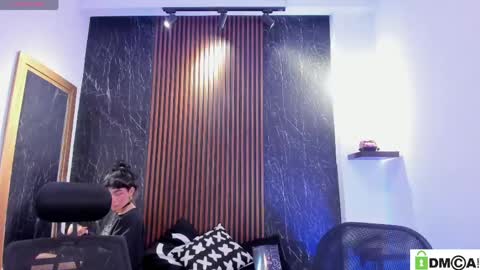 pretty_honey22 online show from May 23, 2026, 8:24 pm