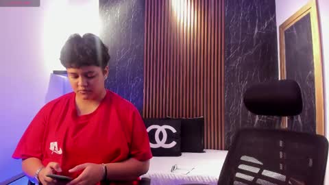 pretty_honey22 online show from May 24, 2026, 8:14 pm