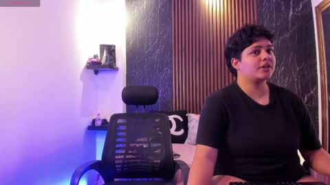pretty_honey22 online show from May 28, 2026, 9:34 pm