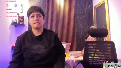 pretty_honey22 online show from May 30, 2026, 8:17 pm