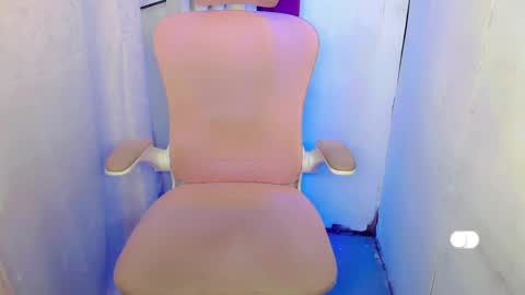 Snapshot of pretty_lady_kitty chatting on February 24, 2025, 5:53 pm pretty_lady_kitty online show from February 24, 2025, 5:53 pm