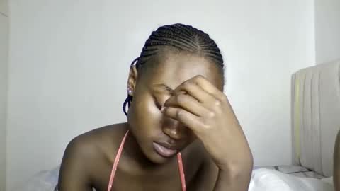 pretty luv1 online show from February 17, 2026, 8:44 am