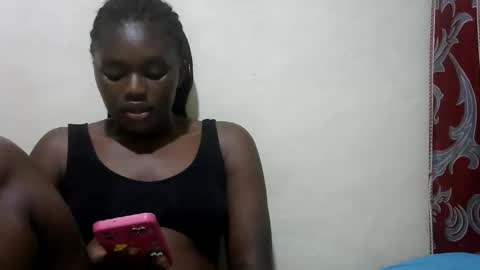 pretty_melan online show from February 18, 2026, 3:52 pm