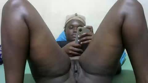 Snapshot of pretty_melan chatting on March 6, 2026, 6:15 pm pretty_melan online show from March 6, 2026, 6:15 pm