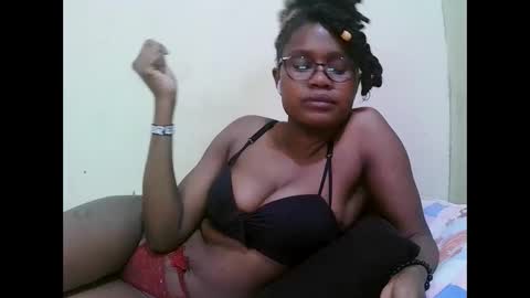 pretty_mellan online show from January 31, 2025, 10:31 am