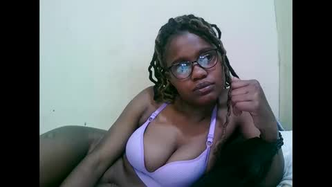 pretty_mellan online show from February 12, 2025, 9:42 am