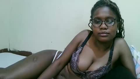 pretty_mellan online show from February 25, 2025, 9:57 pm