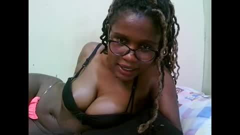 pretty_mellan online show from February 28, 2025, 5:37 pm
