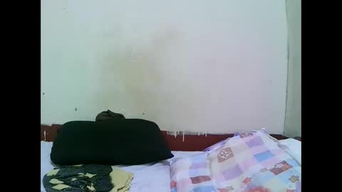 pretty_mellan online show from March 3, 2025, 12:26 am
