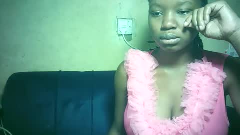 Snapshot of pretty_milan chatting on December 14, 2025, 9:58 am pretty_milan online show from December 14, 2025, 9:58 am