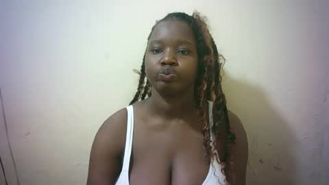 Snapshot of pretty_milan chatting on July 16, 2026, 9:48 am pretty_milan online show from July 16, 2026, 9:48 am