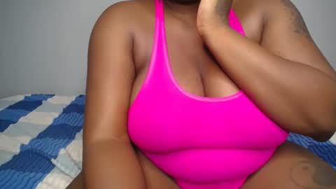 Snapshot of pretty_naomi chatting on March 2, 2026, 4:36 pm creamy squirter online show from March 2, 2026, 4:36 pm