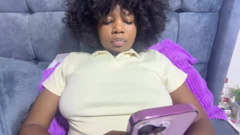 Snapshot of pretty_peaches chatting on January 17, 2026, 12:10 pm Pretty peaches online show from January 17, 2026, 12:10 pm