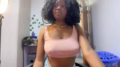 Snapshot of pretty_peaches chatting on March 5, 2026, 7:21 pm Pretty peaches online show from March 5, 2026, 7:21 pm