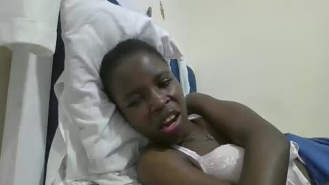 pretty_petite_ebony online show from December 13, 2025, 8:14 pm