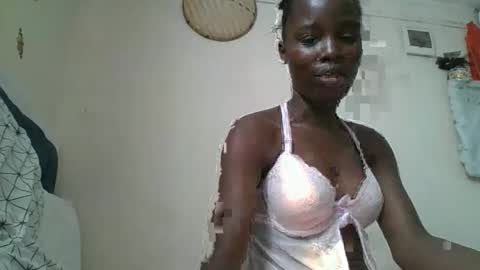 pretty_petite_ebony online show from January 9, 2026, 12:08 pm
