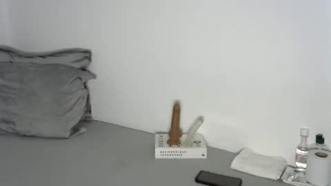 Snapshot of pretty_queennie chatting on October 31, 2025, 8:54 pm Pretty doll online show from October 31, 2025, 8:54 pm