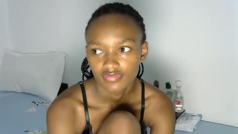 Snapshot of pretty_queennie chatting on November 9, 2025, 2:37 pm Pretty doll online show from November 9, 2025, 2:37 pm