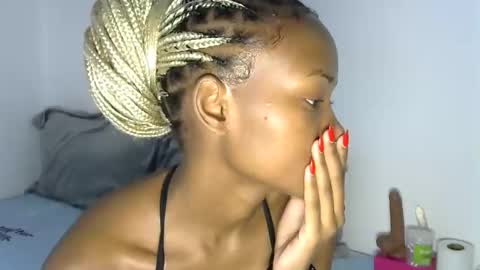 Snapshot of pretty_queennie chatting on November 27, 2025, 9:44 am Pretty doll online show from November 27, 2025, 9:44 am