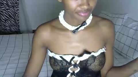 Snapshot of pretty_queennie chatting on December 21, 2025, 7:32 pm Pretty doll online show from December 21, 2025, 7:32 pm