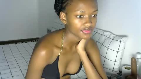 Snapshot of pretty_queennie chatting on January 9, 2026, 8:43 pm Pretty doll online show from January 9, 2026, 8:43 pm