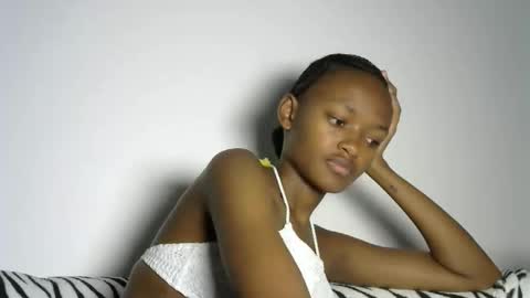 Snapshot of pretty_queennie chatting on February 22, 2026, 2:15 pm Pretty doll online show from February 22, 2026, 2:15 pm