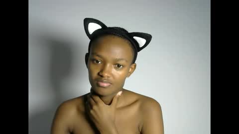 Snapshot of pretty_queennie chatting on February 28, 2026, 6:20 pm Pretty doll online show from February 28, 2026, 6:20 pm