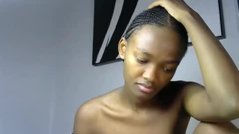 Snapshot of pretty_queennie chatting on April 12, 2026, 12:43 pm Pretty doll online show from April 12, 2026, 12:43 pm