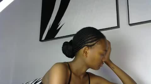 Snapshot of pretty_queennie chatting on April 14, 2026, 9:21 pm Pretty doll online show from April 14, 2026, 9:21 pm