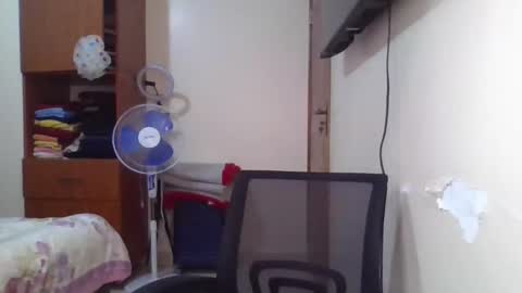 Snapshot of pretty_shila chatting on April 25, 2026, 5:21 pm pretty_shila online show from April 25, 2026, 5:21 pm