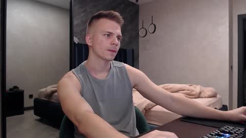 Snapshot of pretty_sweety chatting on November 12, 2025, 6:03 am Justin online show from November 12, 2025, 6:03 am